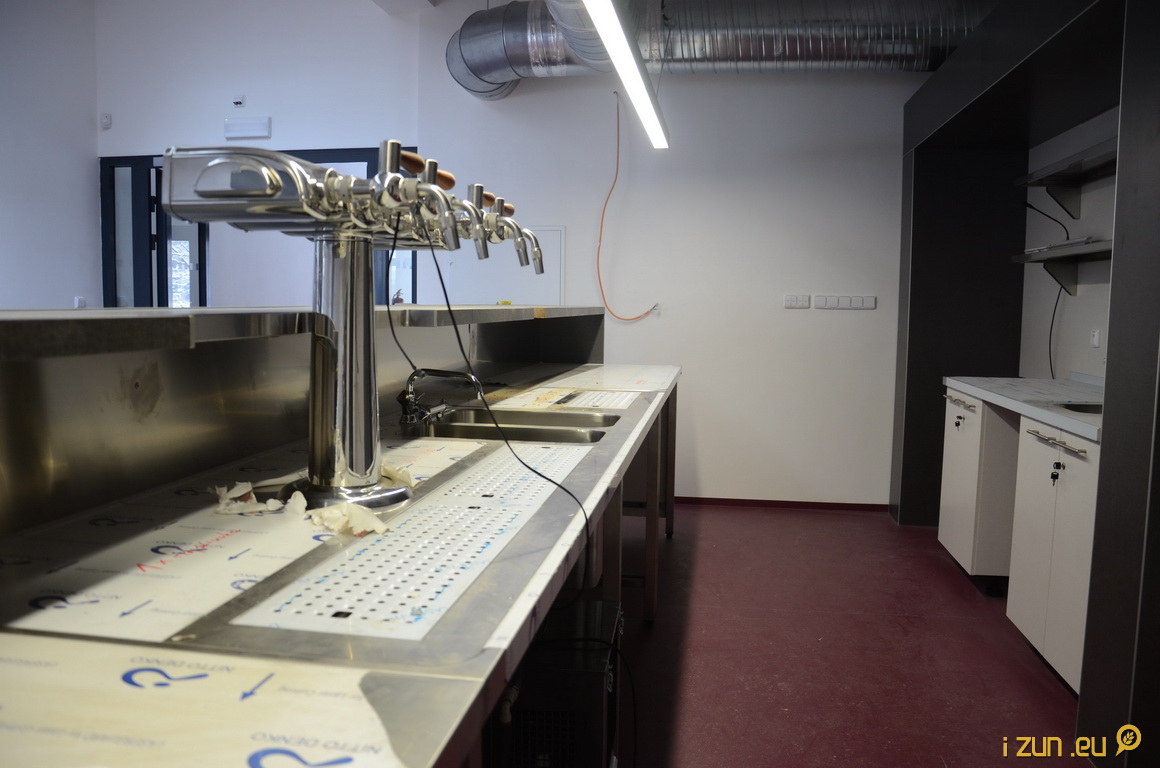 Pohled na zatím nedokončenou pípu Pohled na zatím nedokončenou pípu