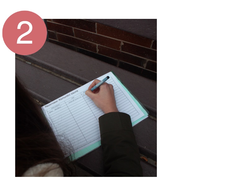 Alespoň den předem se zapiště a seznam účastníků, který je k dispozici na baru Alespoň den předem se zapiště a seznam účastníků, který je k dispozici na baru