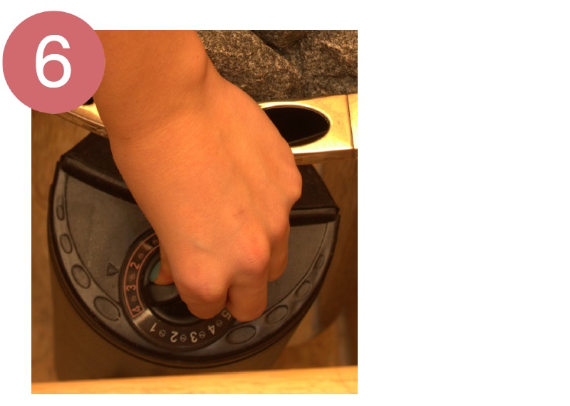 Na oranžové stupnici nastavte čas, po který budou kamna hřát (počítejte i s návštěvníky po vás) Na oranžové stupnici nastavte čas, po který budou kamna hřát (počítejte i s návštěvníky po vás)