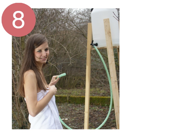 V případě nedostatku sněhu k ochlazení využijte zahradní sprchu V případě nedostatku sněhu k ochlazení využijte zahradní sprchu