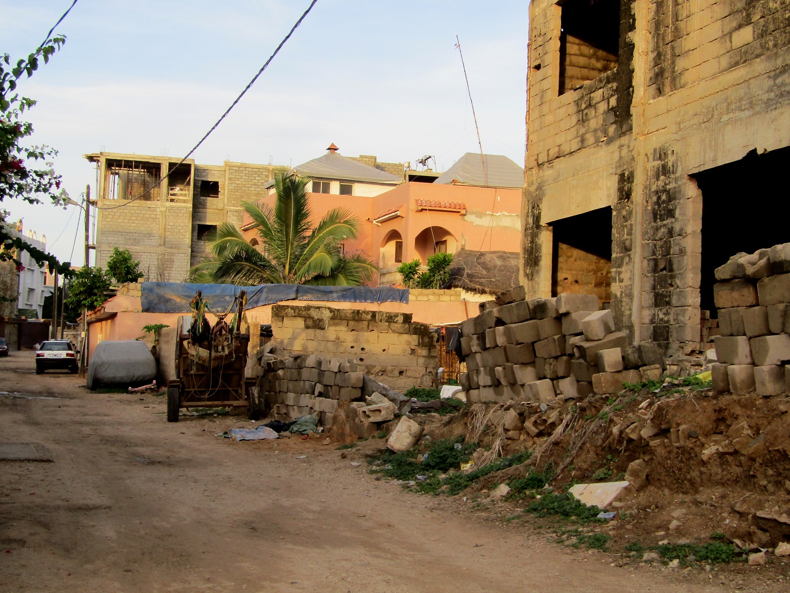 Jedna z uliček v Senegalu