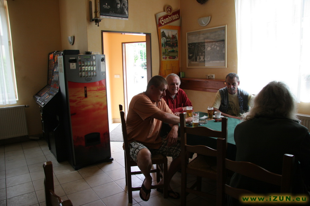 Veselí domorodci V_rji_07