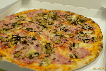 Donáška pizzy na „italském“ Suchdole. S kým se na koleji najíte nejrychleji?