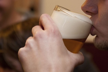 Alkoholu se v Praze na ulici už nenapijete, Suchdol nevyjímaje